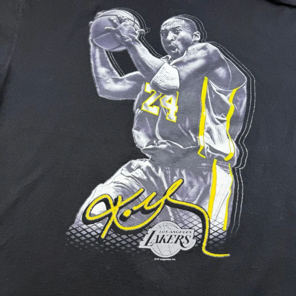 Majestic NBA Los Angeles Lakers Kobe Bryant 24 Graphic T-Shirt Mens XL Black